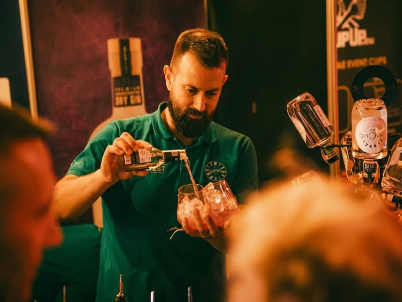 Mobilni koktel bar Ginović u akciji