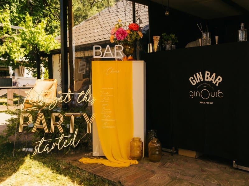 Ginović tim za šankom na eventu